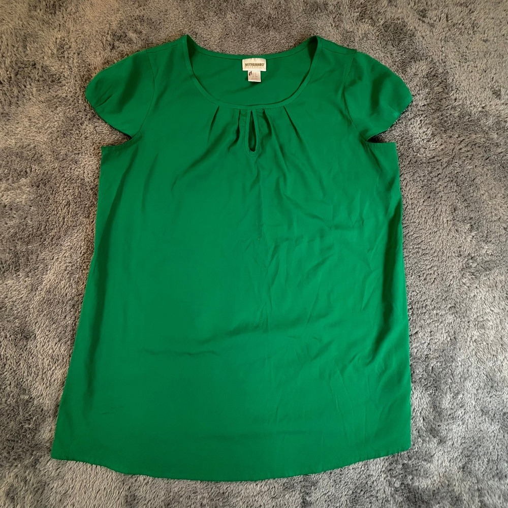 Motherhood Maternity Green Short Sleeve Keyhole Pleated Blouse Small 91801-50